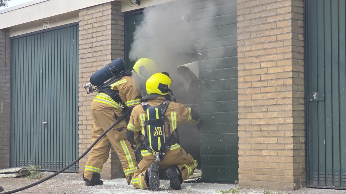 Brand in garagebox met zonnepanelen in Zwijndrecht