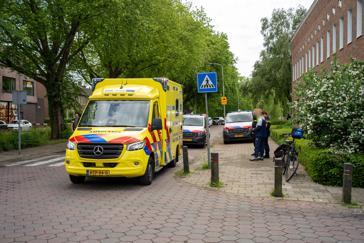 Aanrijding tussen auto en fietsster op kruising in Gorinchem