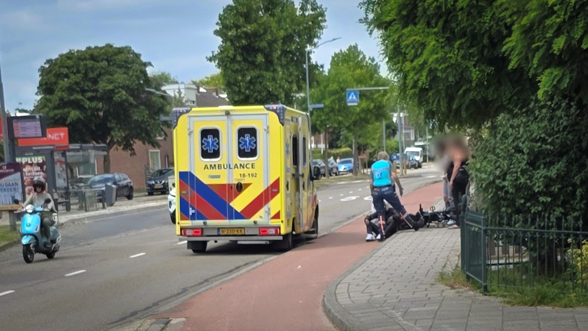 Fatbiker gaat met hoge snelheid onderuit en raakt gewond in Alblasserdam