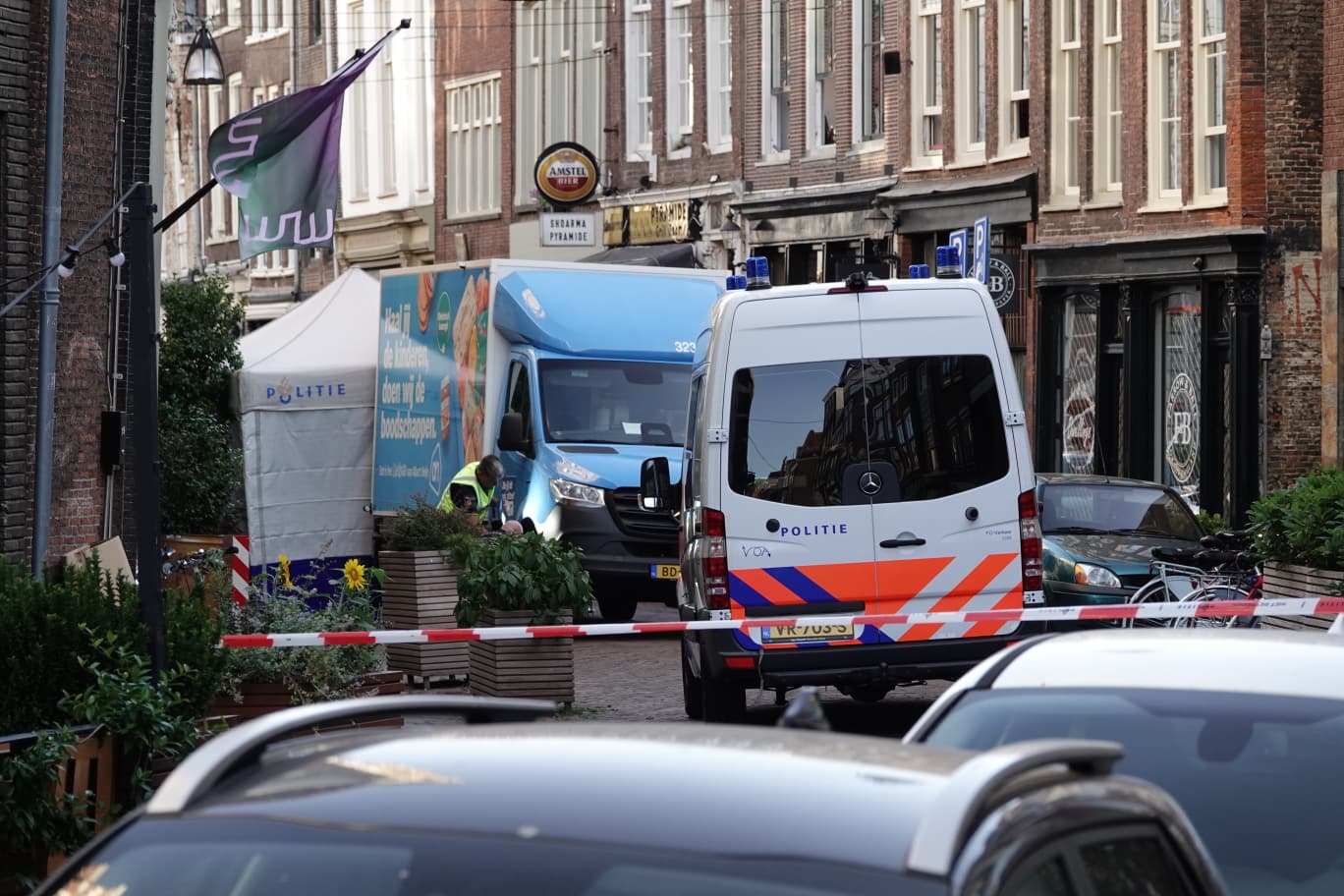 Kind overleden na aanrijding met bezorgbus in centrum Dordrecht