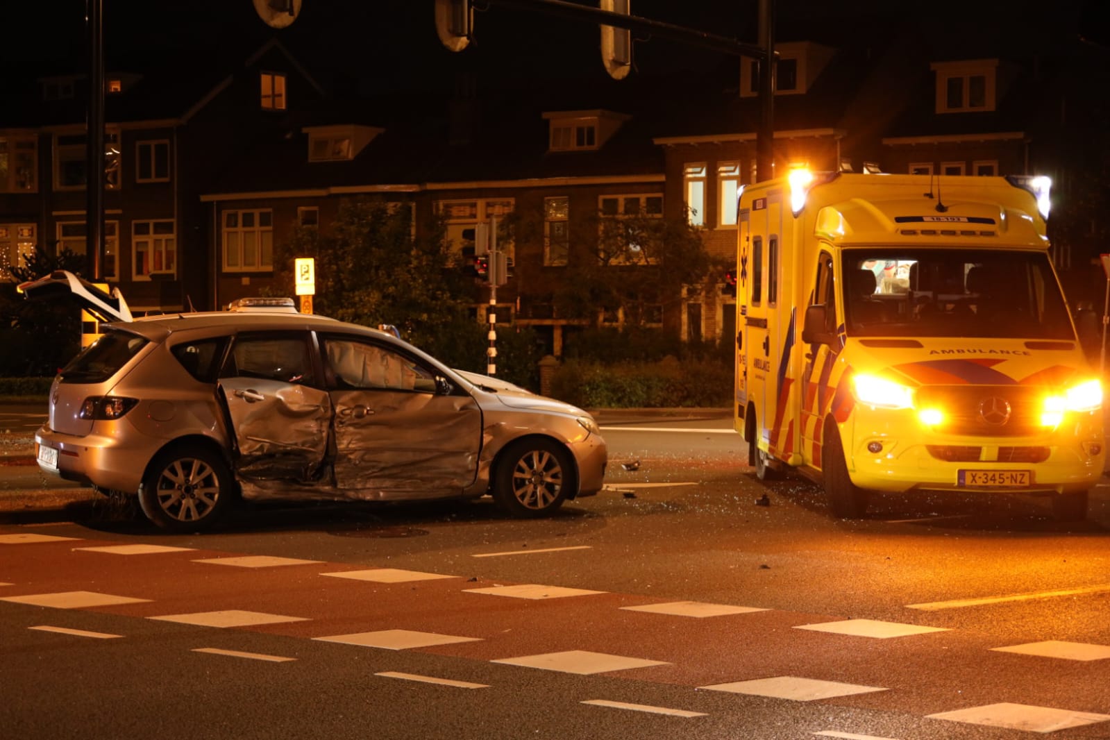 Forse schade na aanrijding in Dordrecht