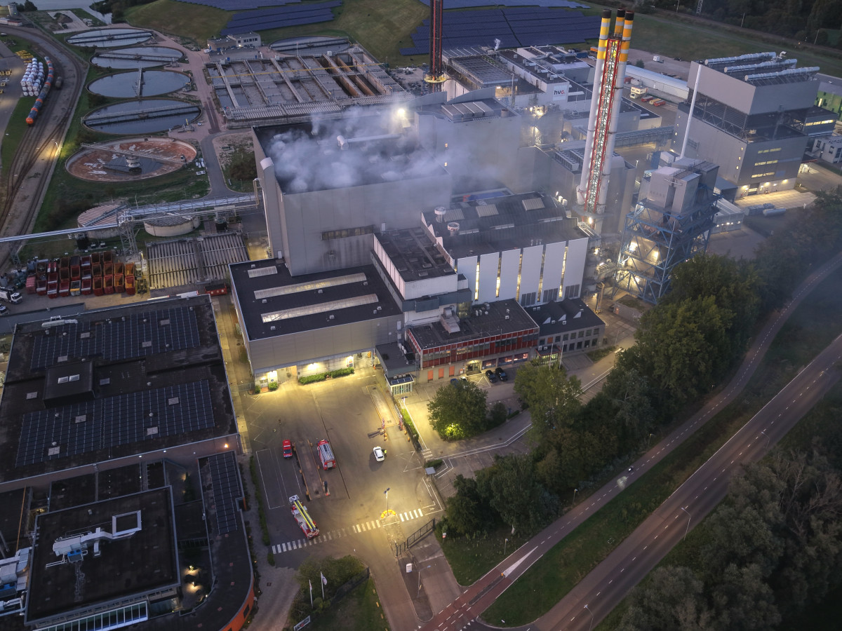 Brand in afvalbunker bij HVC in Dordrecht